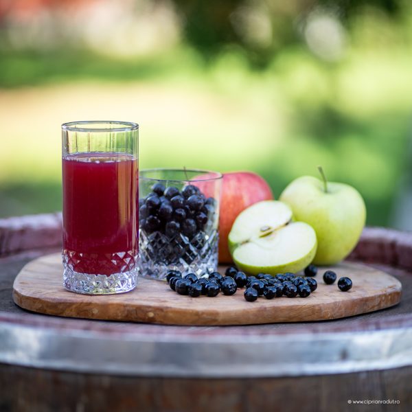 Suc natural de mere și aronia
