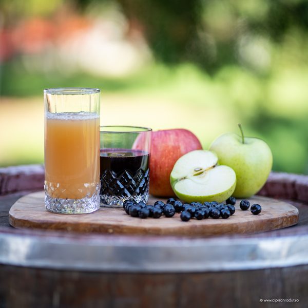 Pachet imunitate MAr cu suc natural de mere și suc de aronia