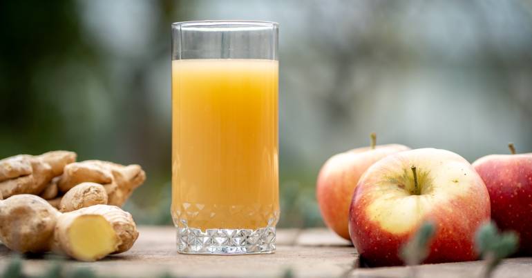 Suc natural de mere și ghimbir